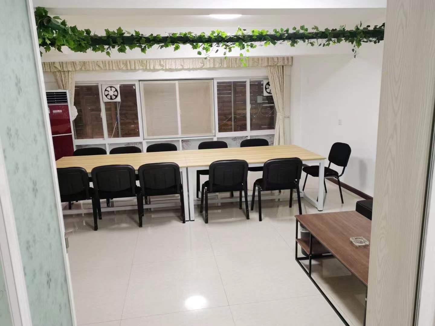 新城一号商铺出售 商住两用 地段好 升值潜力巨  大 就在三小旁边