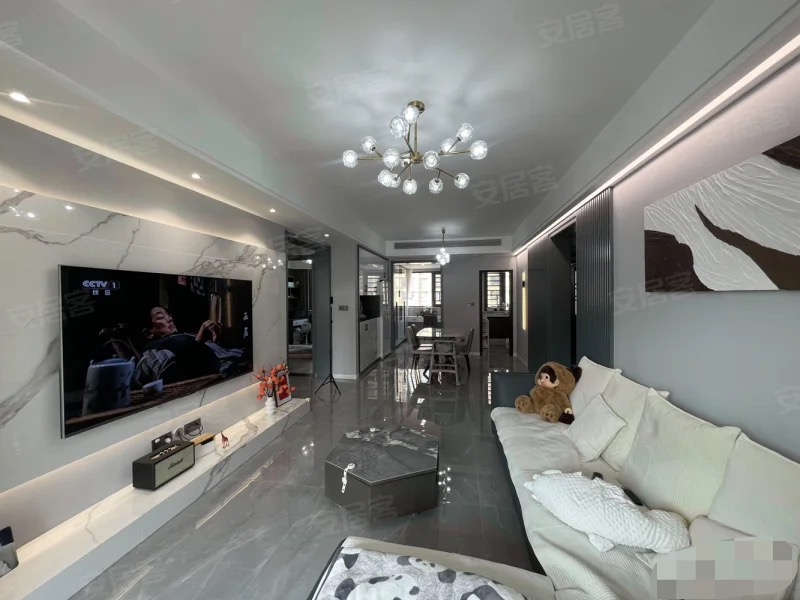 350，房东诚心出售，御台公馆，9.9成新，边户，好楼层20楼、品牌家具，急售