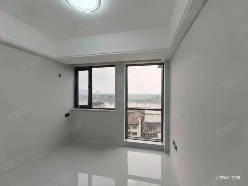 一线江景房，中大学府，边户，精装三房，一天未住，中间楼层