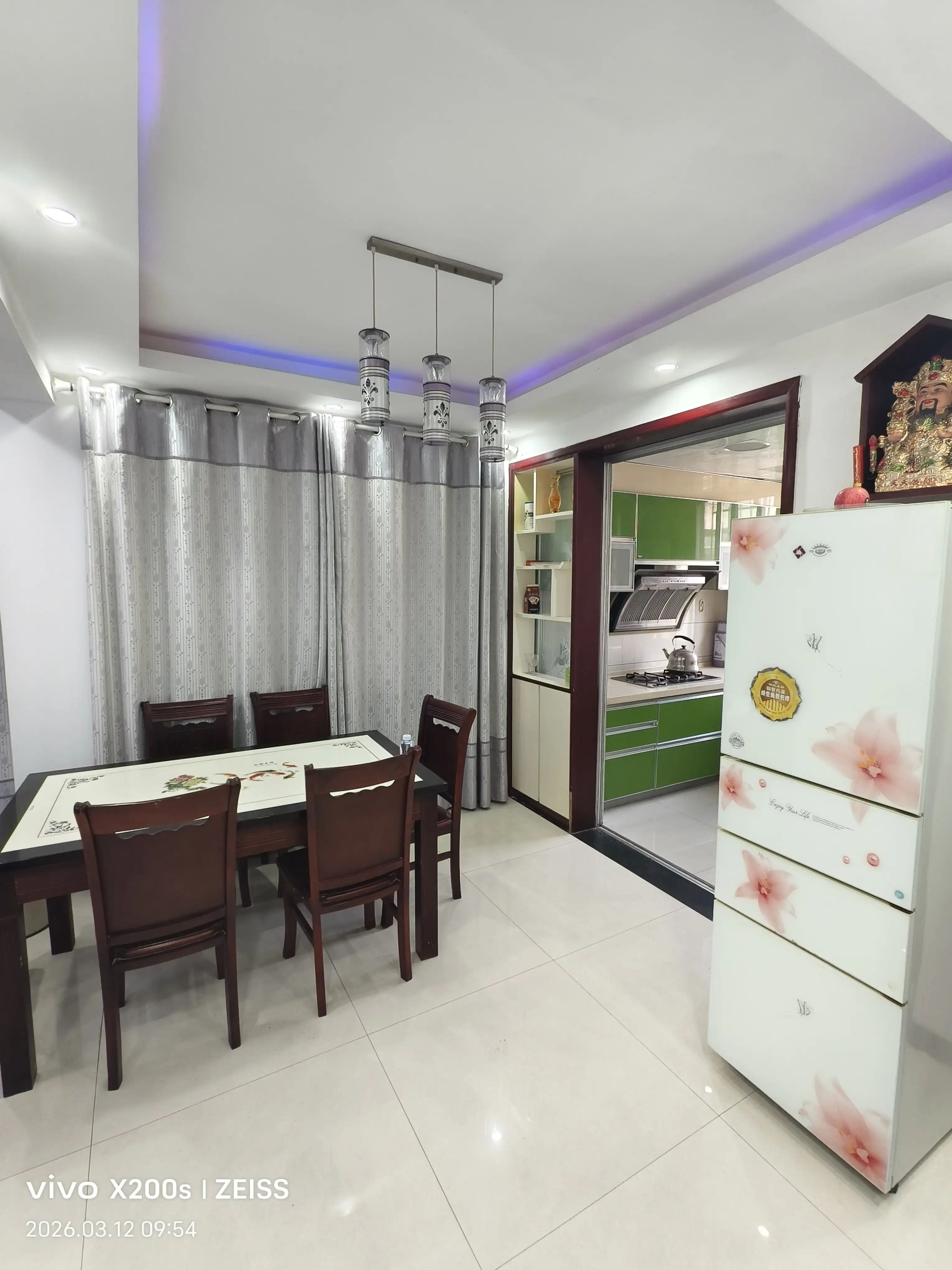 亏本捡漏，实小旁，步梯中间楼层，精装三房，证满二，诚心出售