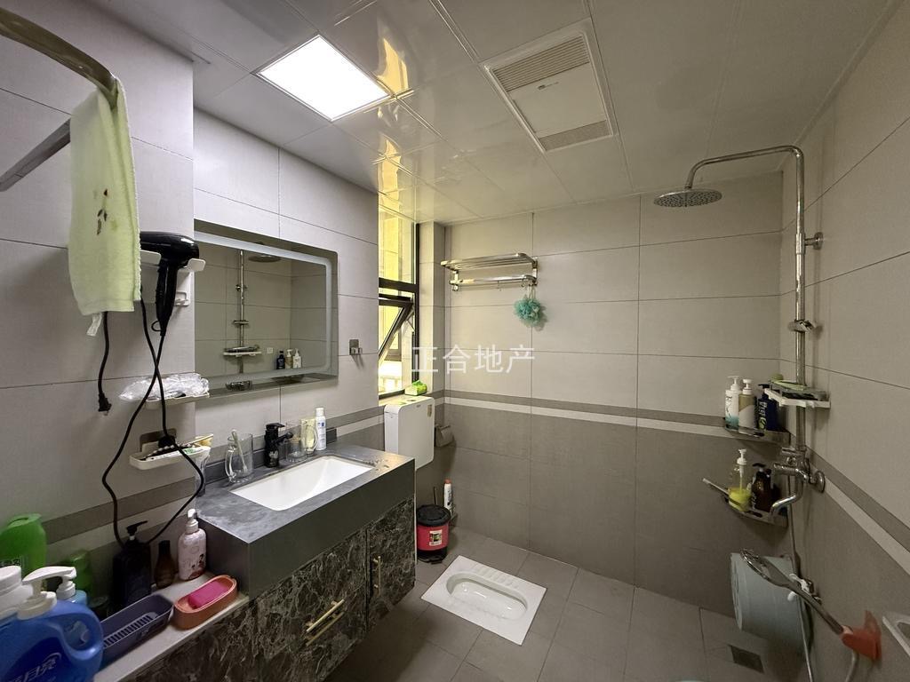 急售，城南，元泰未来城C区，精装小三房，电梯好楼层，拎包入住，成色新，证满二