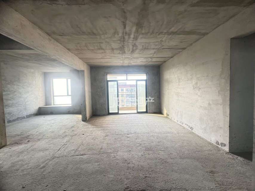 捡漏，新城壹号4期，单价只要4400，好楼层，满五，边户，证满二