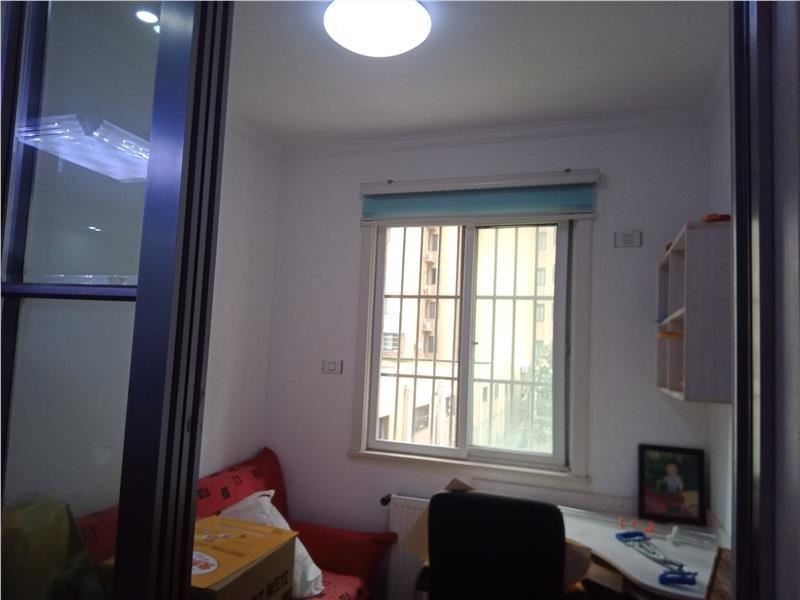 翰林公馆一中正对面，精装修三房，拎包入住，陪读自住，好的狠，看房方便