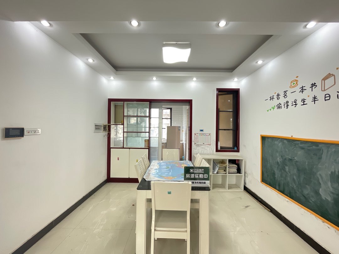 捡漏，城西，绿地麓城，精装三房两卫，带可改造车库、储藏室