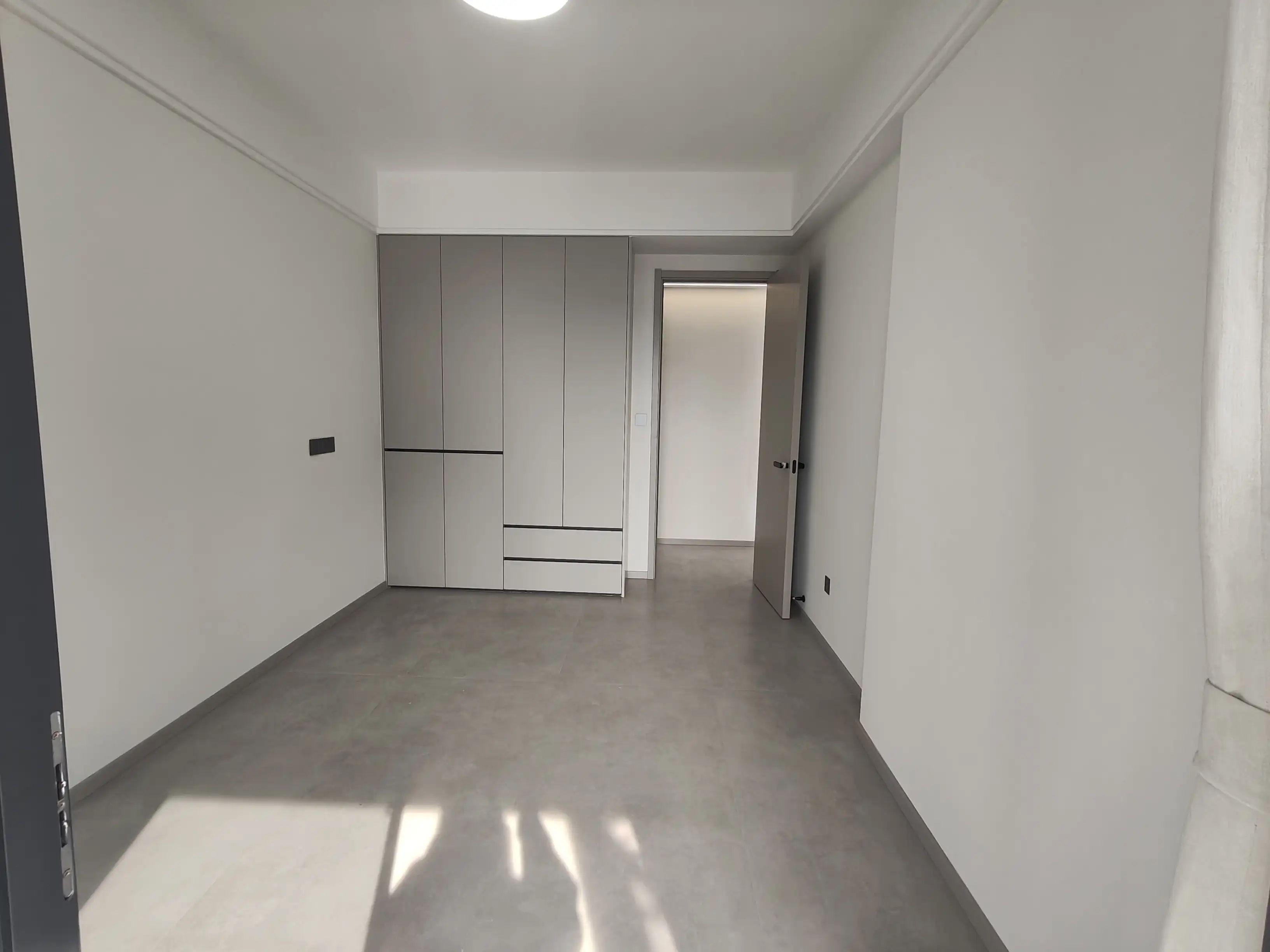 城南，南城郡，精装三房两卫，意式风，电梯好楼层，证满二