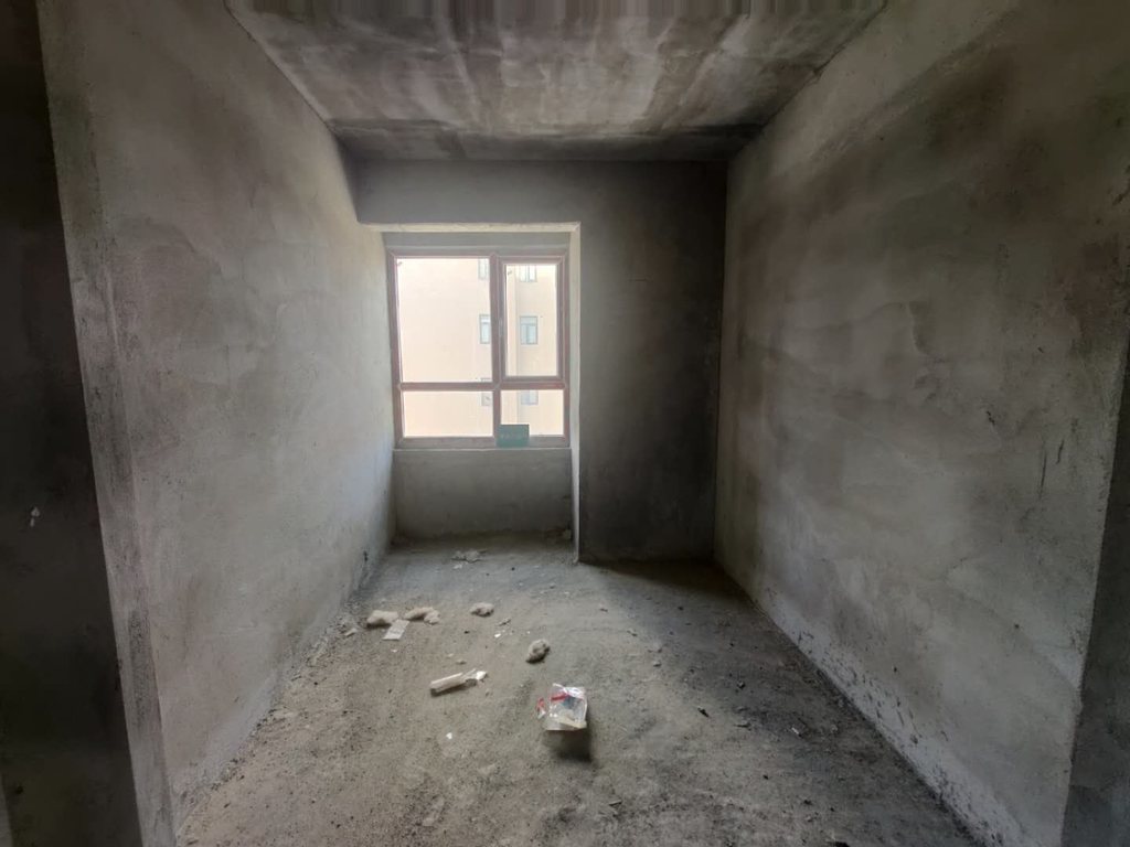 沔阳公馆毛坯大三房看房方便