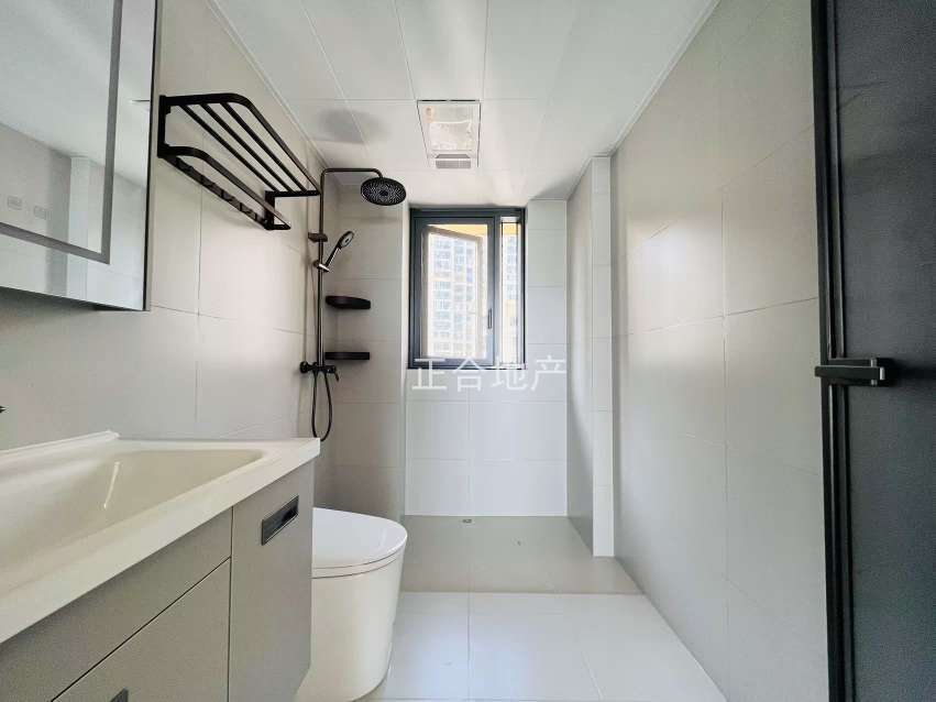 诚心出售，城南，清华园，纯边户，电梯小高层15楼，全新装修一天未住，