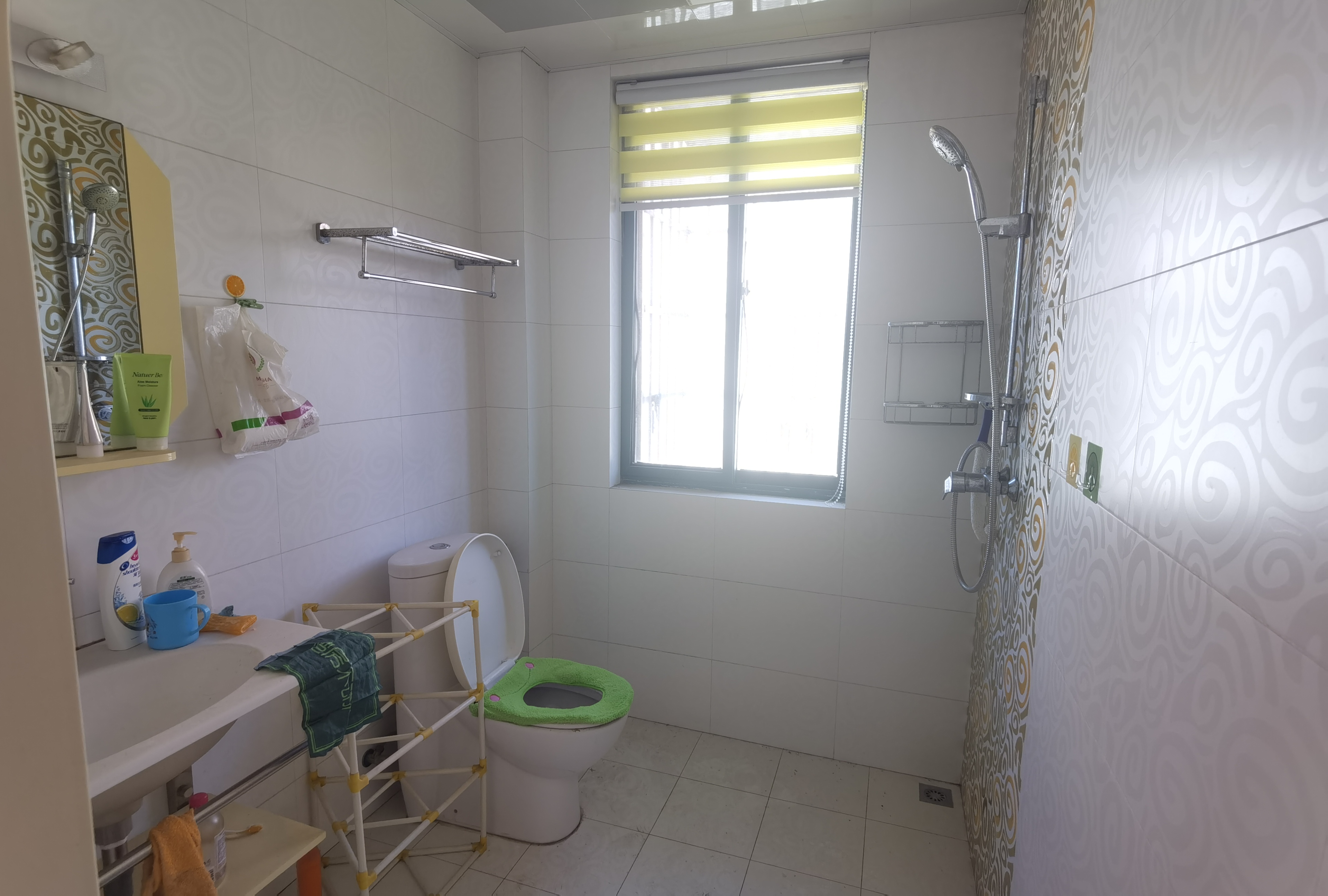 仙河城市花园大四房旁边就是武商出行方便看房也方便欢迎来电咨询