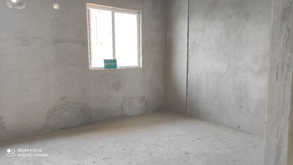 满庭春.毛坯大三房.出门就是學笑.证件满二.看房方便