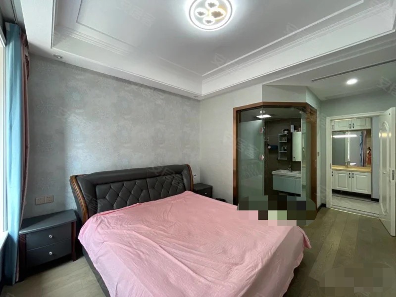 元泰B1，湖景大平层，精装4房，1梯1户，单价只要6000，好楼层，边户