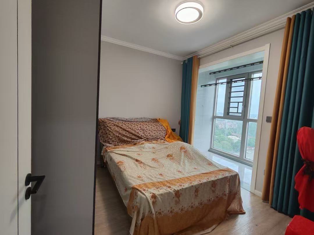 捡漏，仙桃晓学旁，全新精装三房，精装三房，好楼层12楼，证满二，