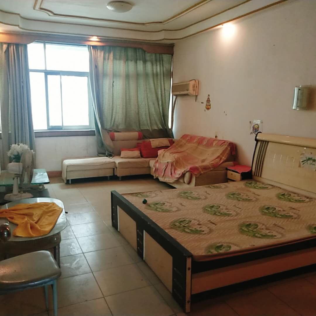 沙嘴汉江小学旁边 中层 三房 有证可过户 价格很美