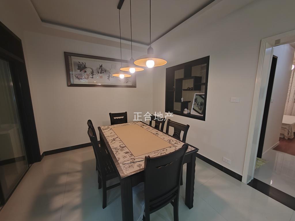 降价了，流潭公园对面，精装大三房二卫，单价2970，南北通透，成色新，新八中四中