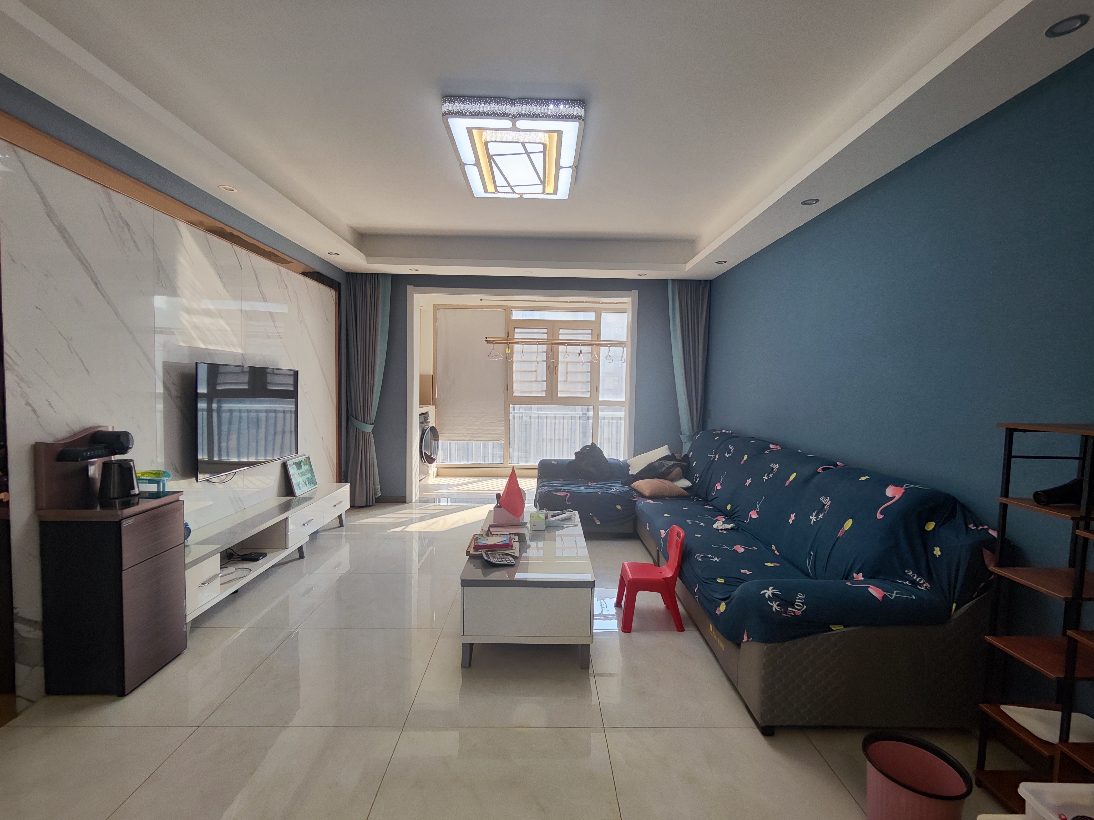 元泰未来城.精装三房两房.房子九成新.证件满二