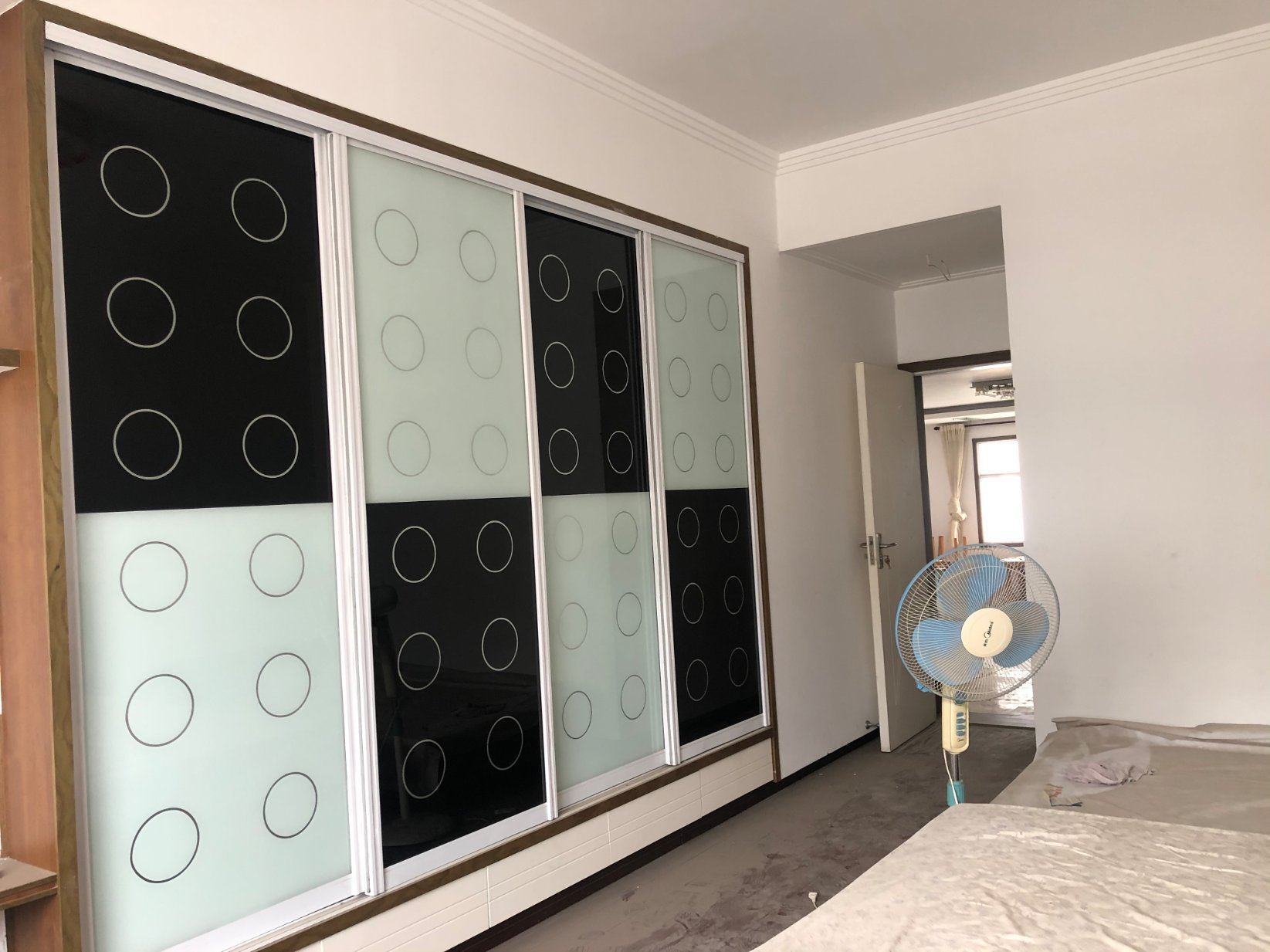 仁和桥附近，精装修大三房，有证可过户