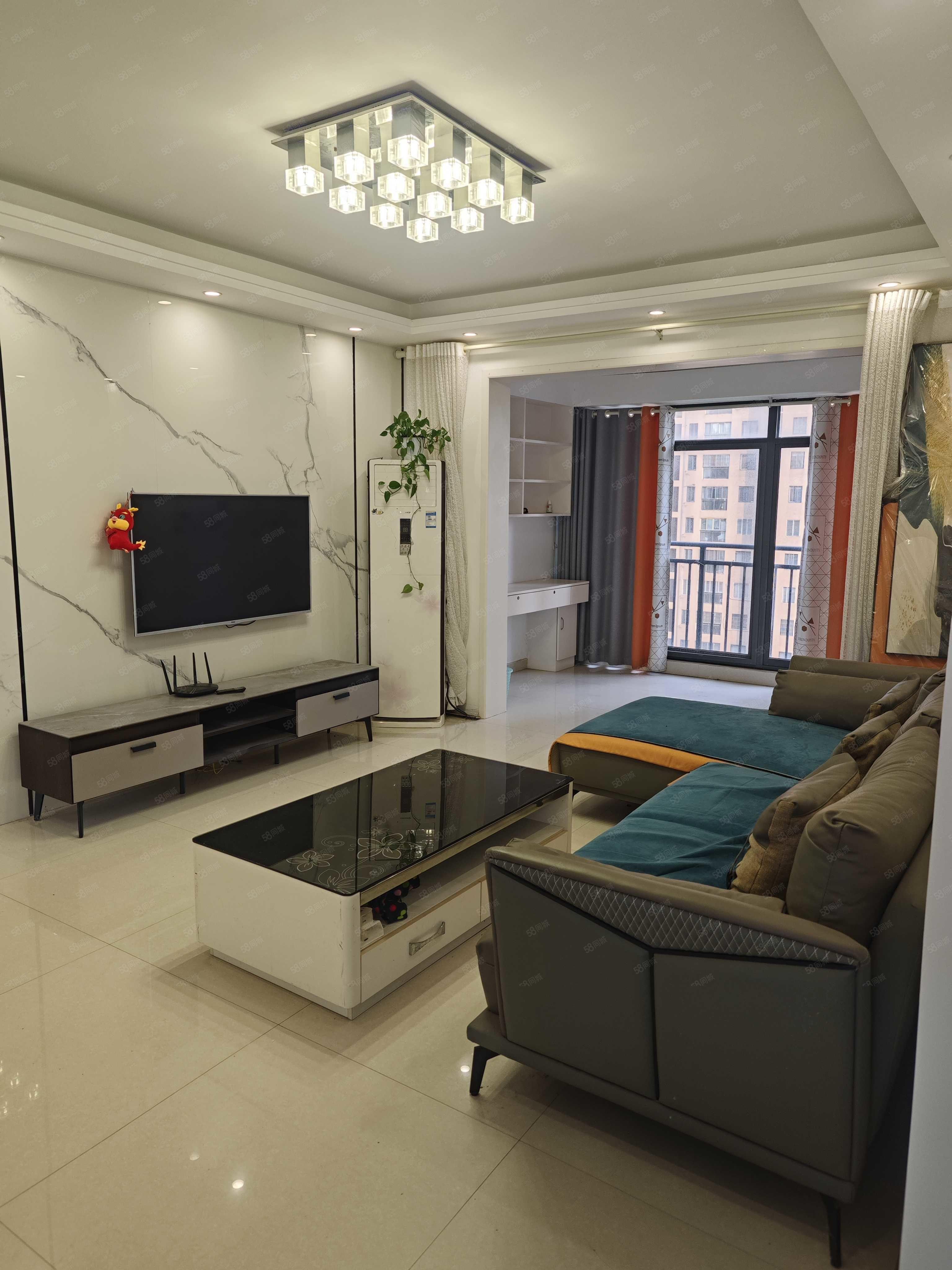 翰林公馆118平3室2厅2卫南北通透前后阳台优价出售！