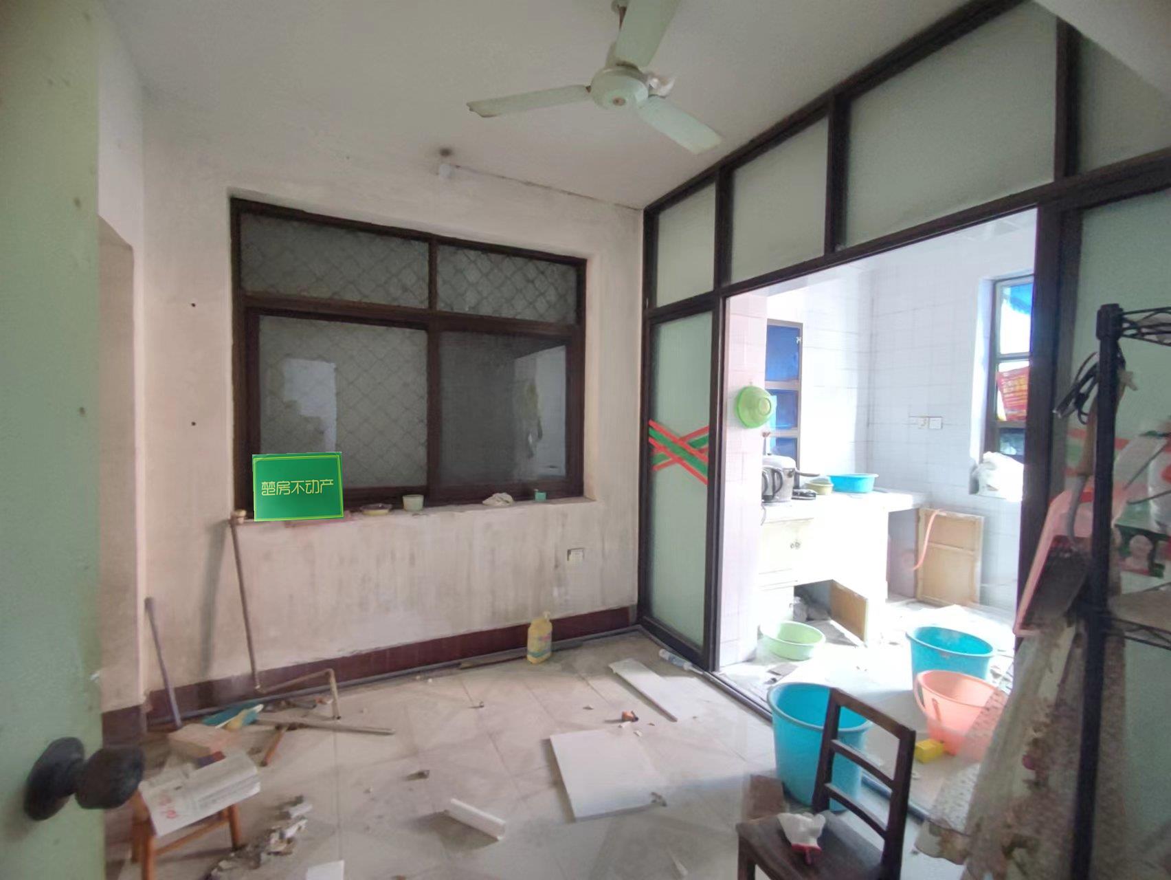 商城旁边物质局宿舍步梯3楼出行方便证件齐全