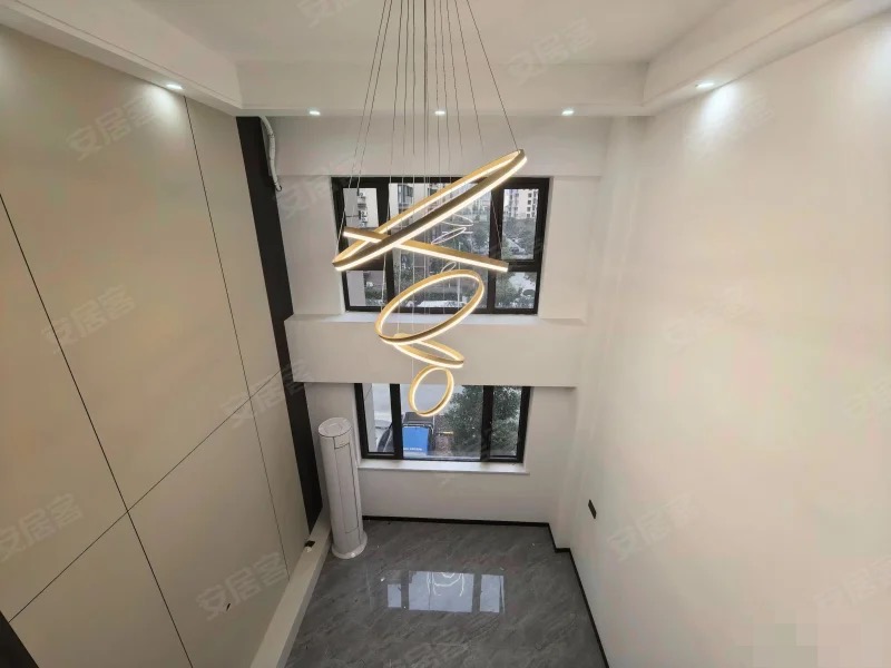 339，急售，城南复式，吾悦旁，仙桃碧桂园，35万，公寓有证，送车位，