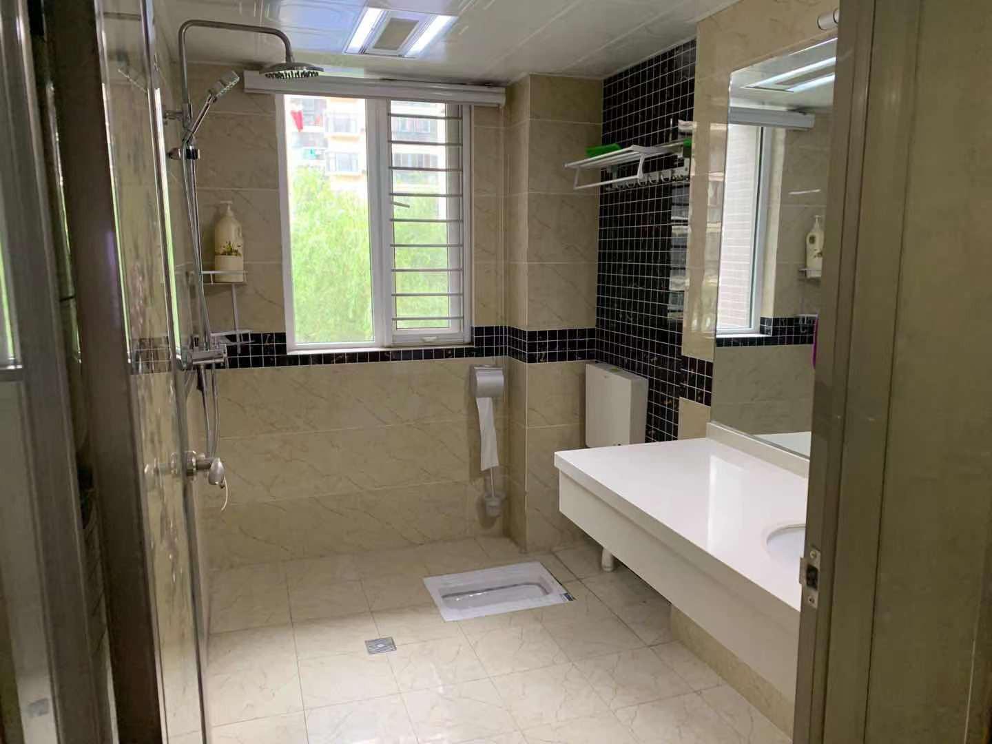 中央华府，仙桃 旁，设施齐全