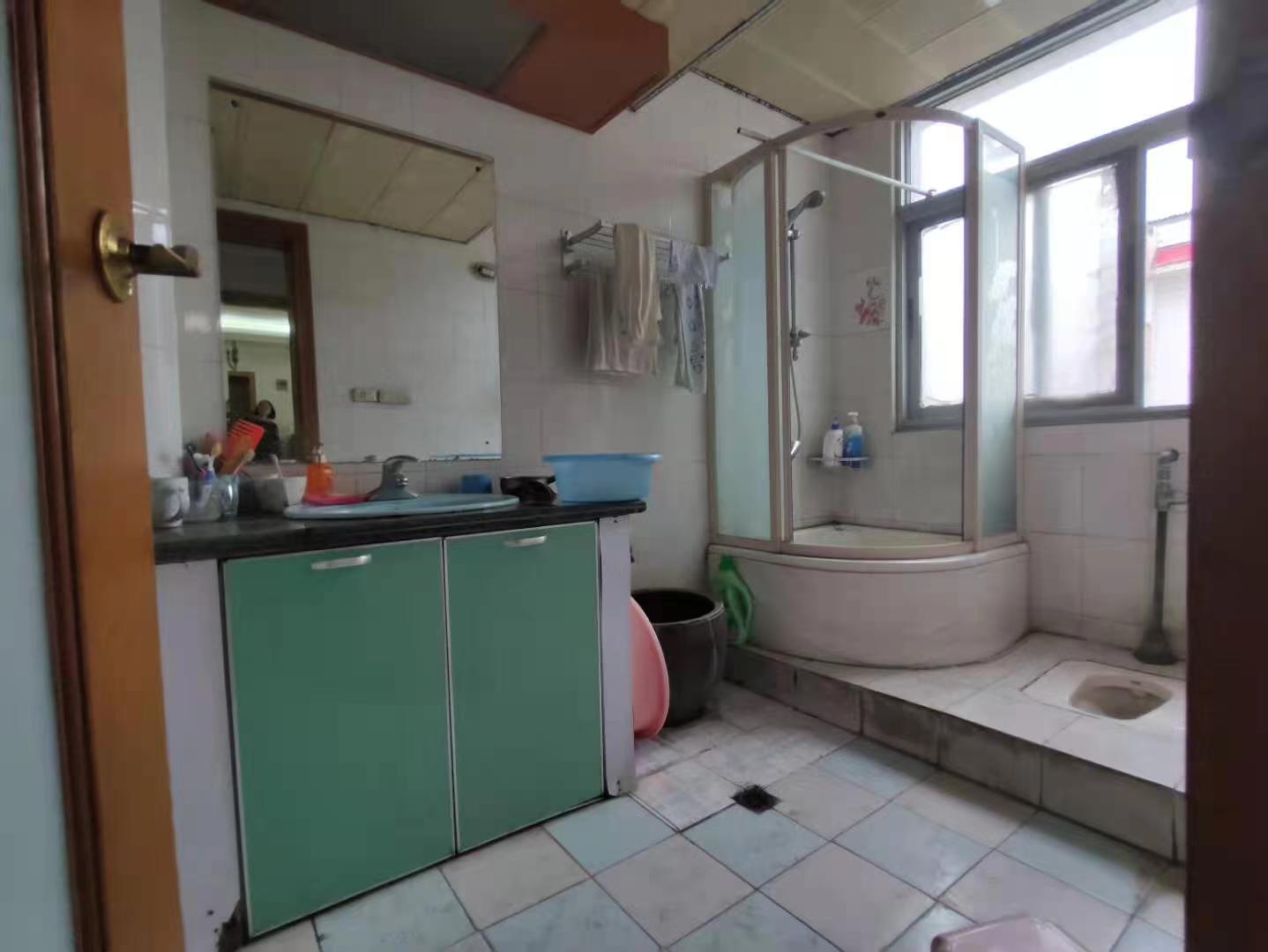 复州花园精装三房拎包入住小区好停车出行方便菜场商场都方便