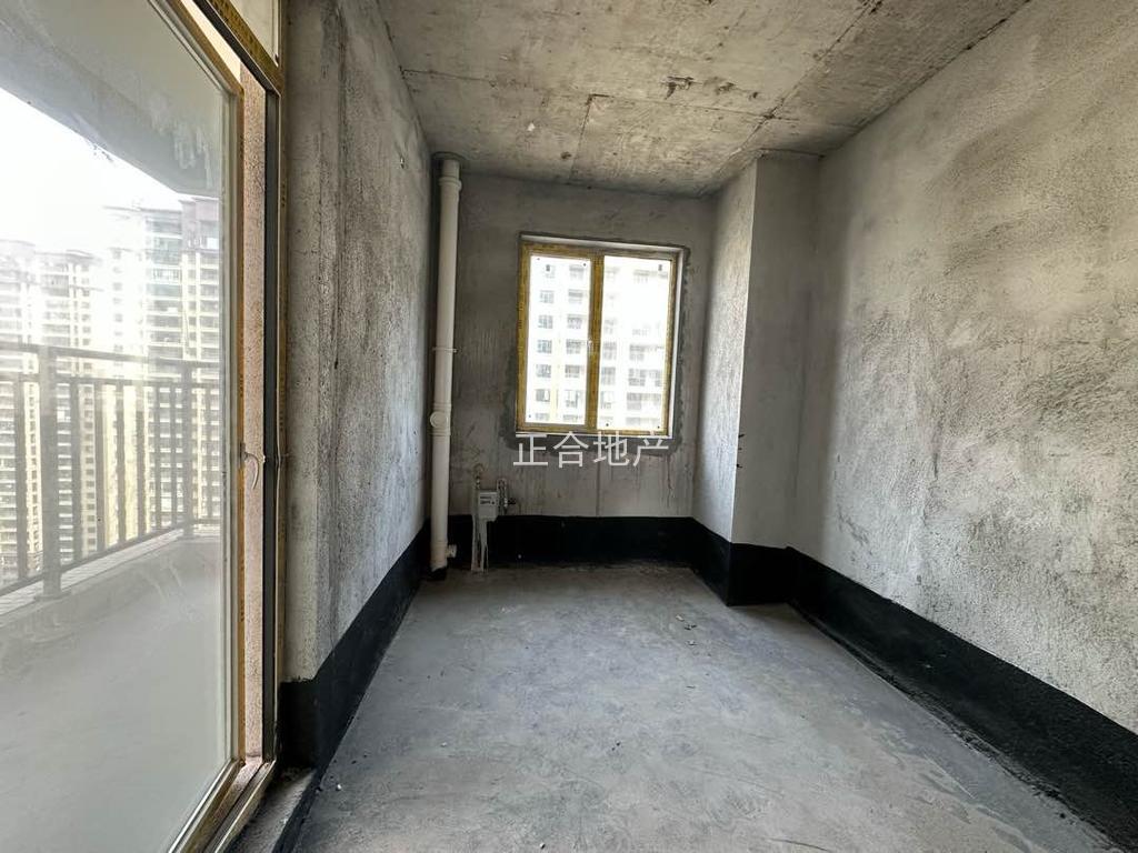 捡漏，城南，新城名都，高性价比，电梯入户，单价6400送车位，电梯19楼，