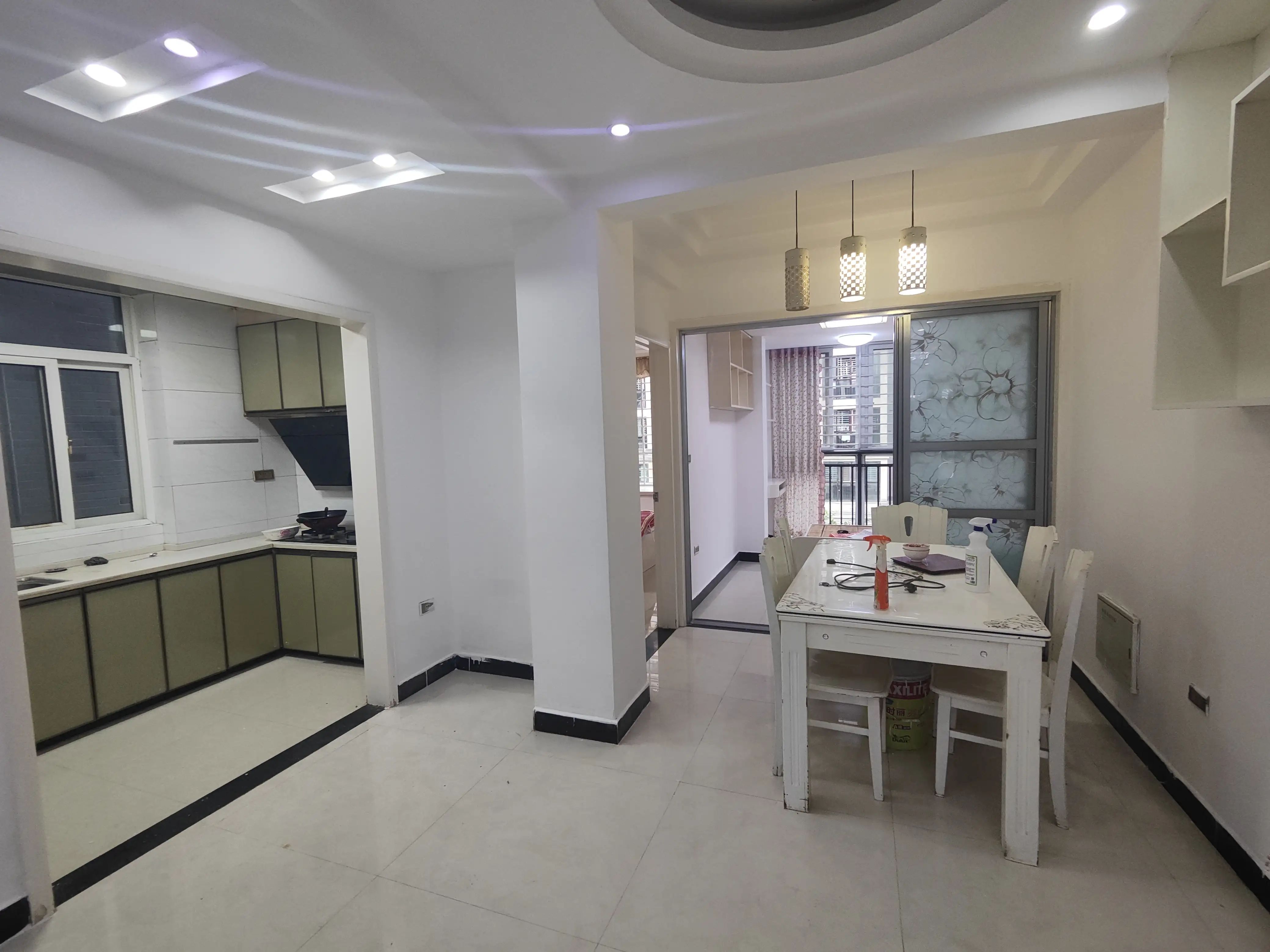 城南，带露台，步梯好楼层，星城国际和园公馆，精装三房，证满二