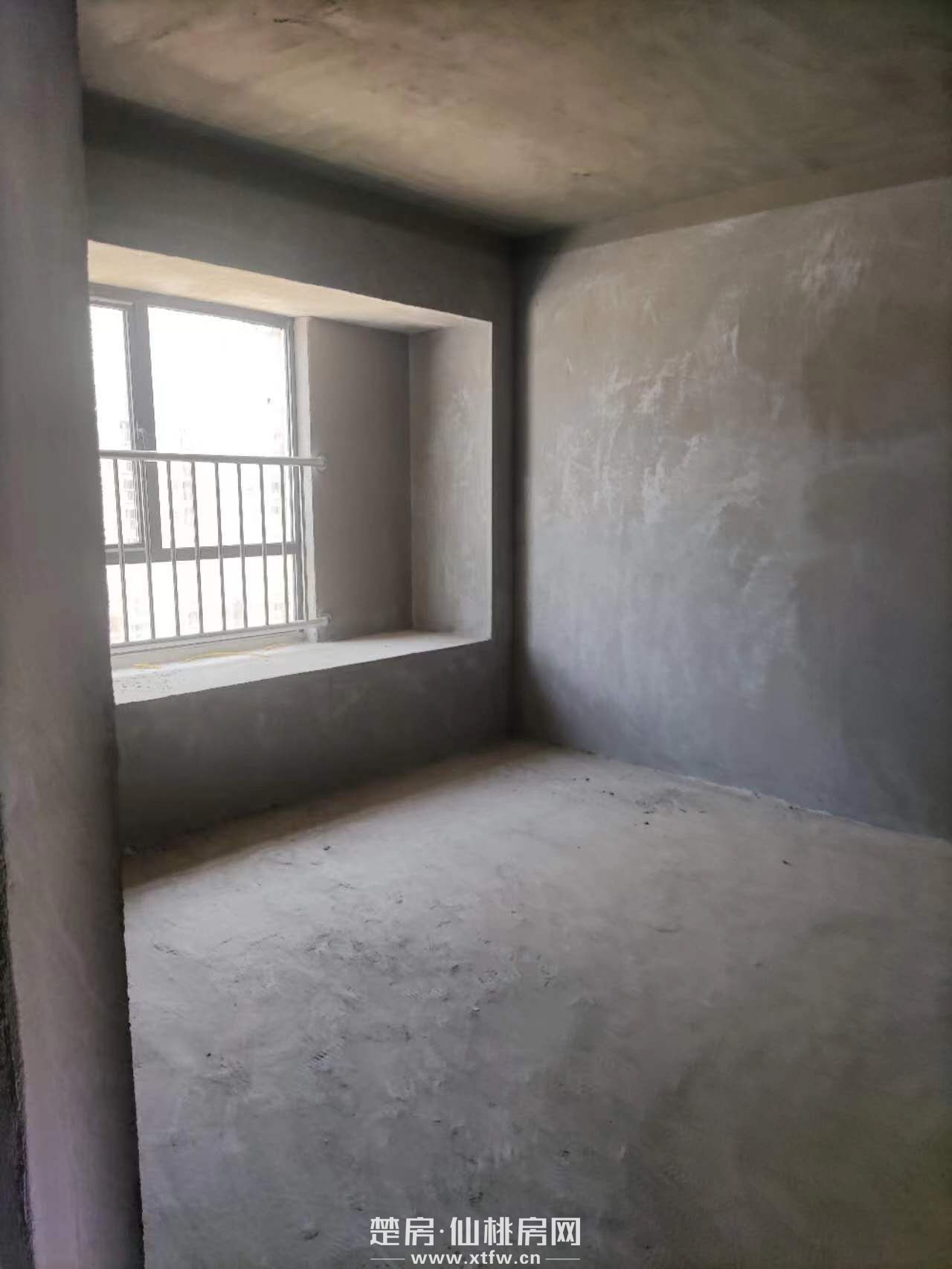 弘文中学旁的弘文花园新楼盘，毛坯新房，交通便利