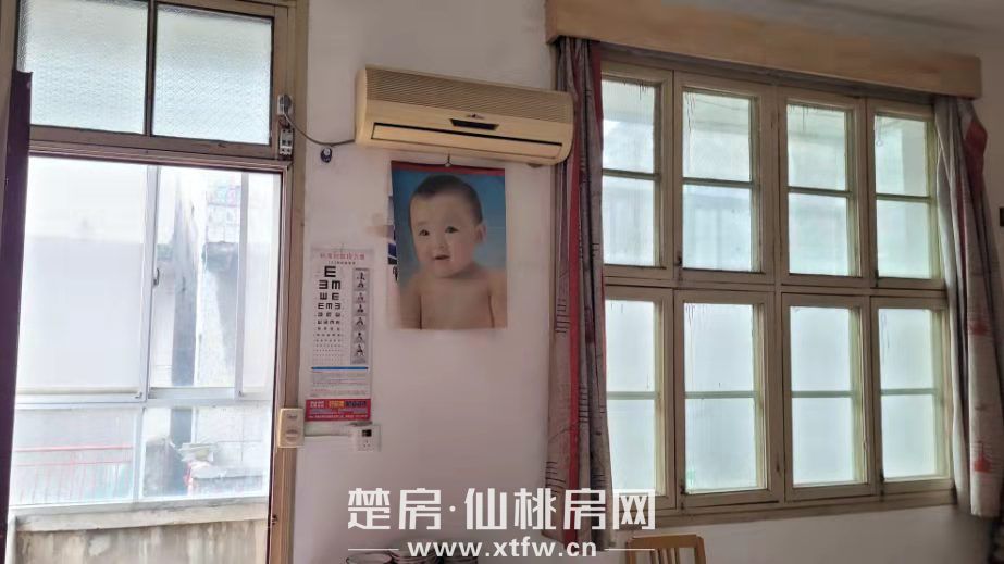 何李路新小毗邻，自建楼房共4层6室1厅1卫，诚心出售，价格可议。