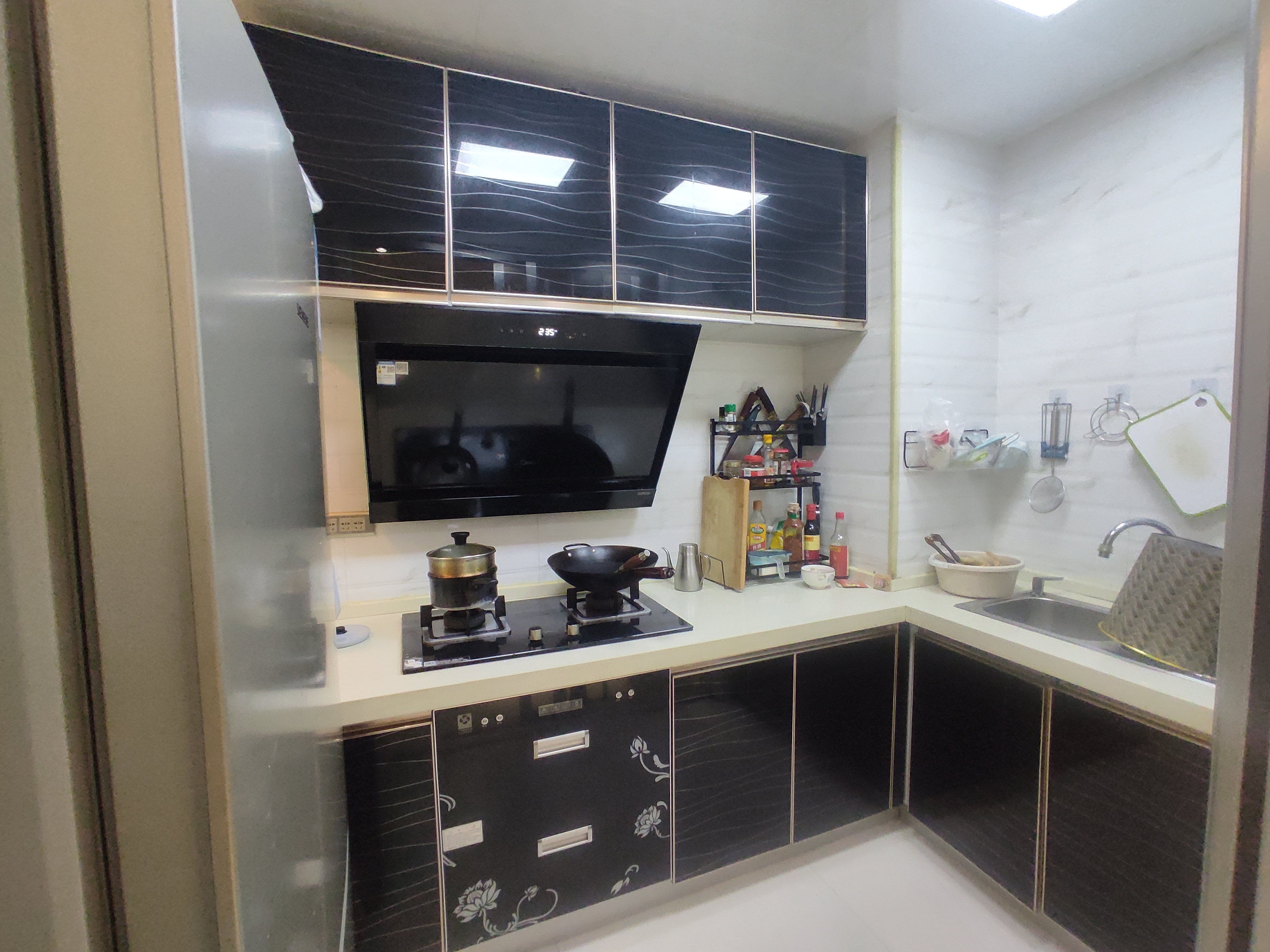 和合国际.精装大两房.小区人车分流.证件满二.看房方便