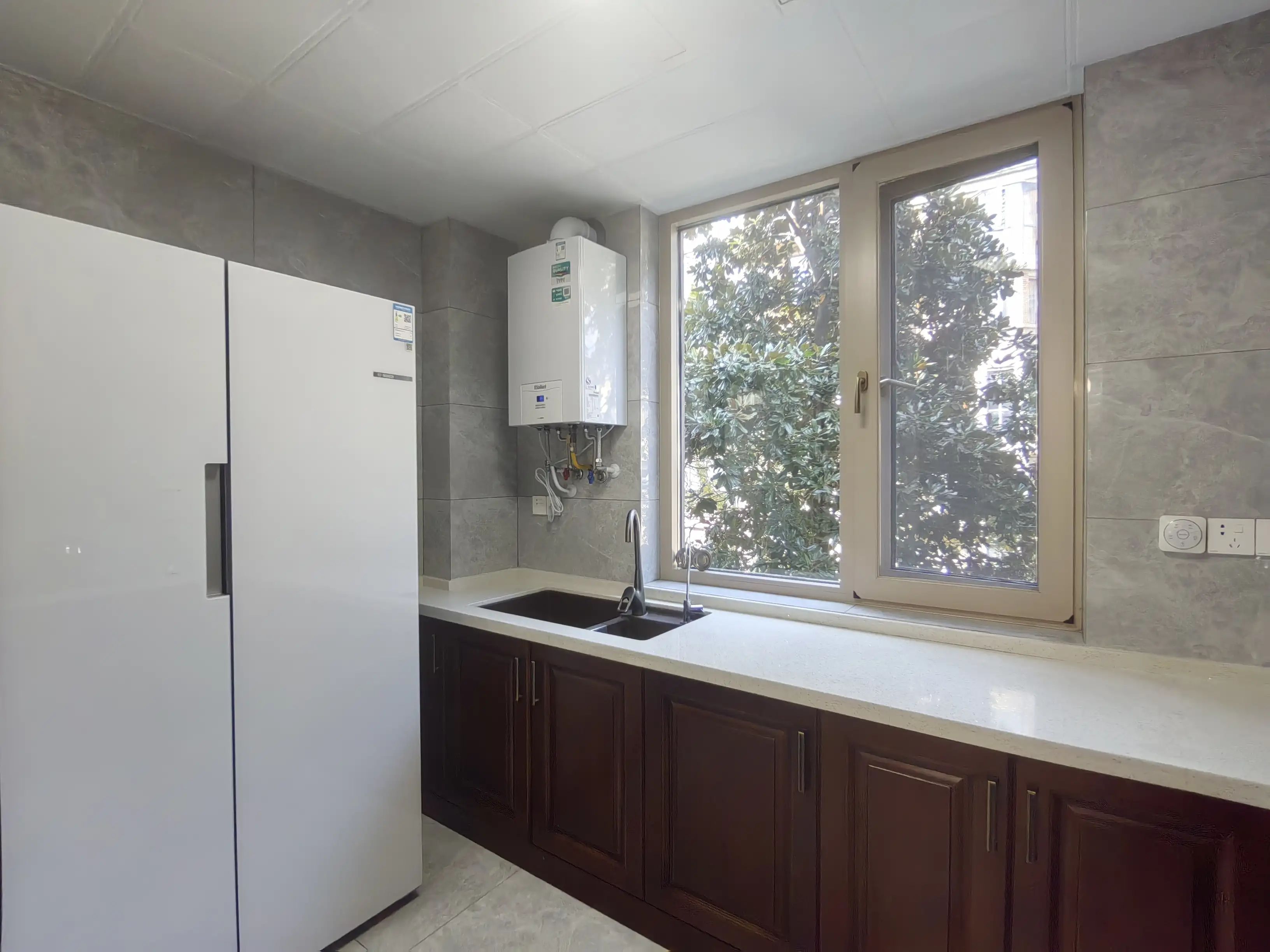 捡漏，绿地洋房，步梯3楼，全屋精装，全屋暖气片中央空调