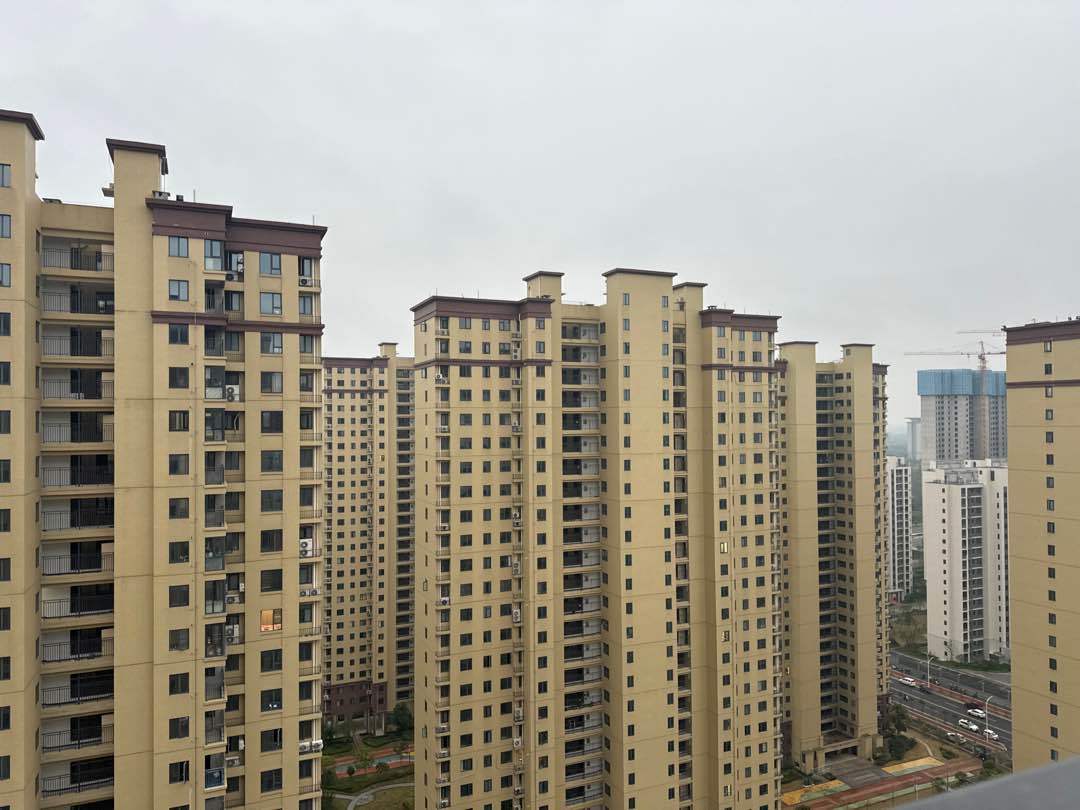 城南，新城名都，送车位，毛坯3房2厅2卫，证满二，看中可谈