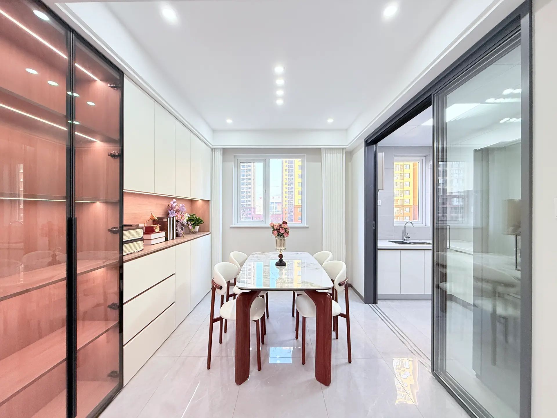 城西，满庭春，精装三室两厅两卫，入户花园，好楼层，证满二