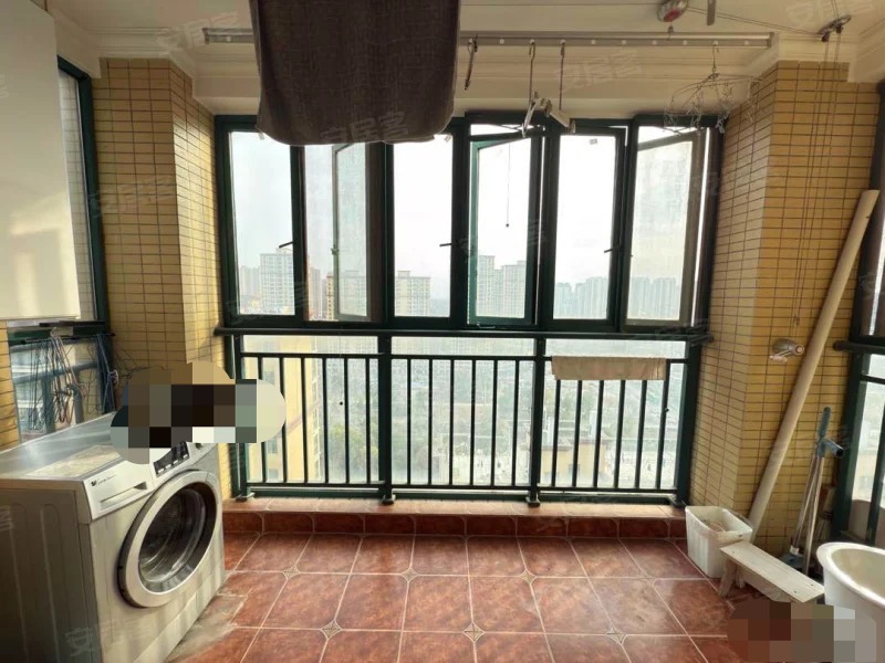 捡漏，急售，新城壹号，精装3房。单价不到5千，中间楼层，证满二，过户费低，