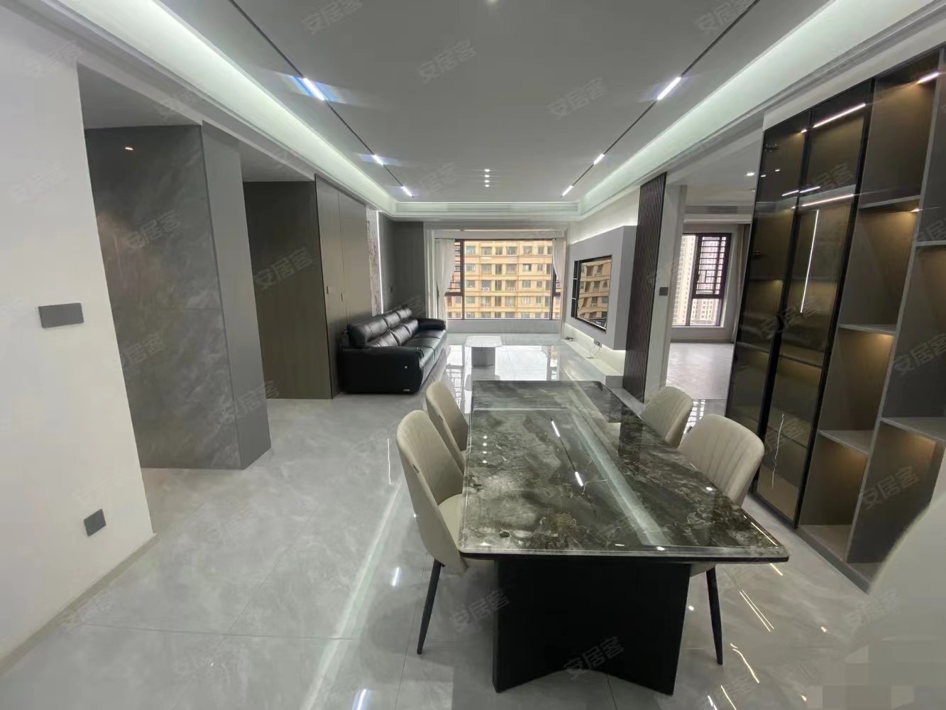 11，业主诚心出售，城南御台公馆，精装边户三房，全新装修，证满二，电梯好楼层