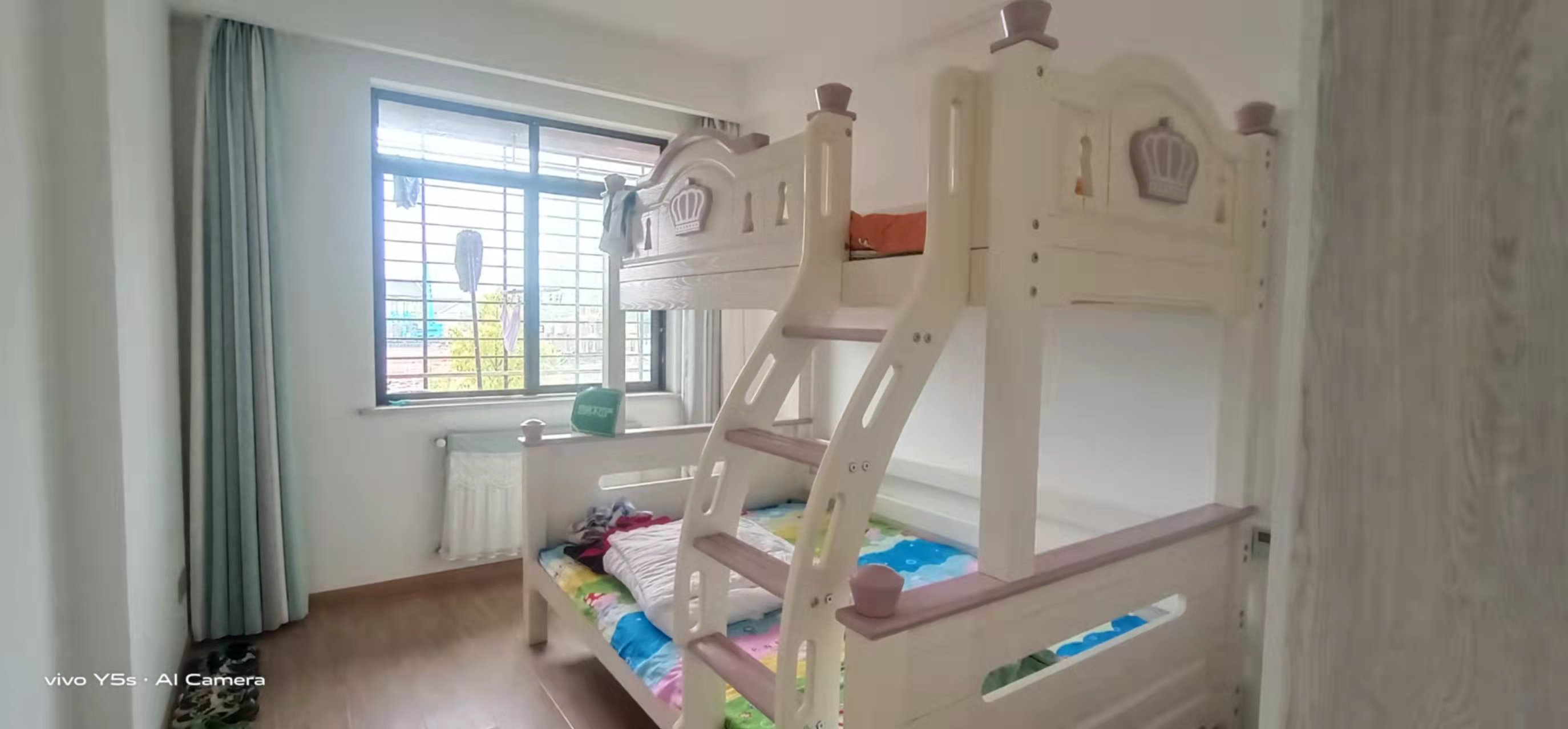 领秀城精装大三房，品牌家具家电，带车位出售