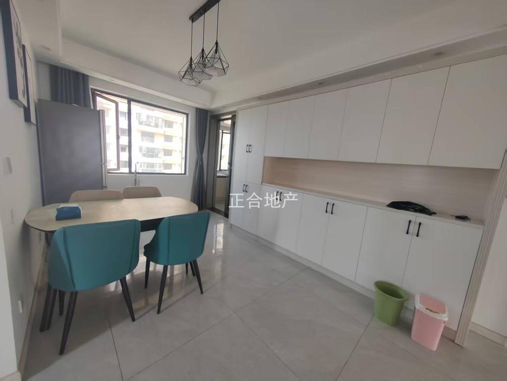 城南，荣怀，电梯小高层，一梯一户，精装3房2卫，9成新，好楼层，证满二