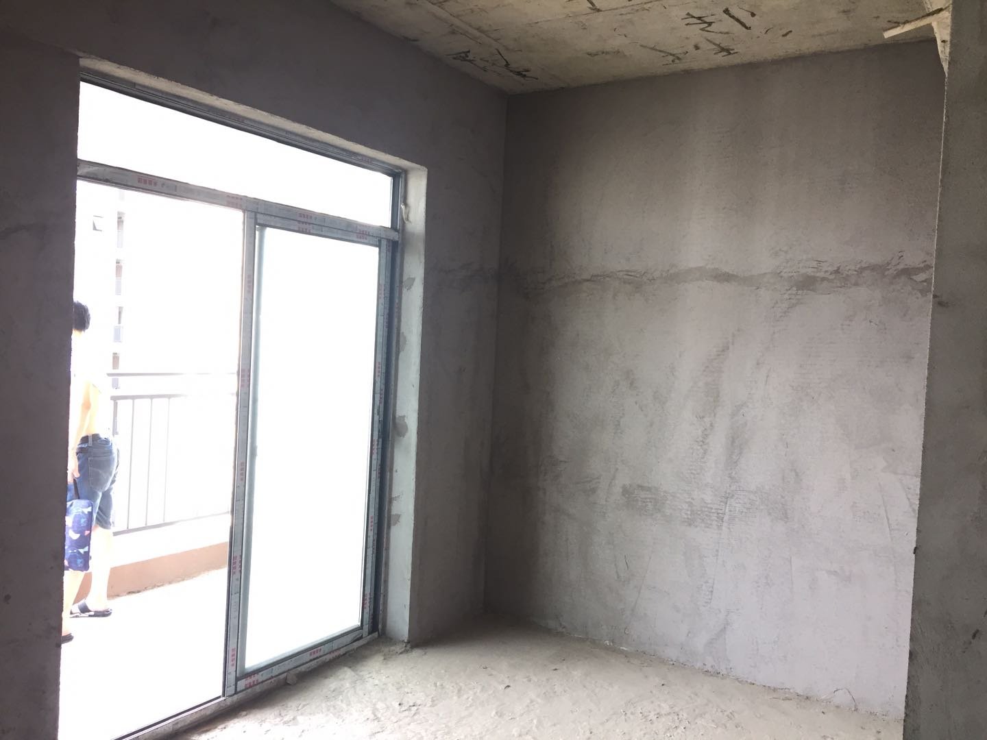 康湾一品毛坯两房，电梯好楼层