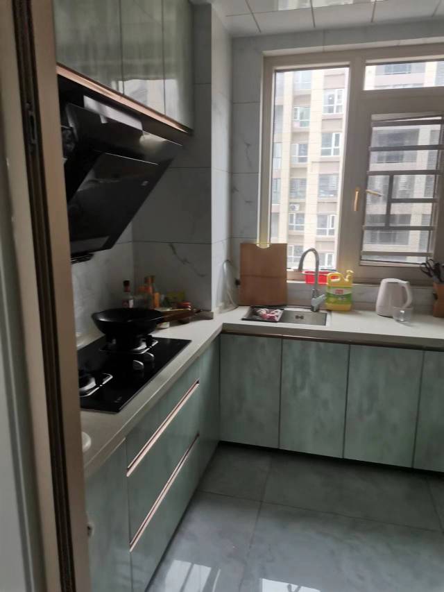 新三中旁还建房精装修好楼层急卖