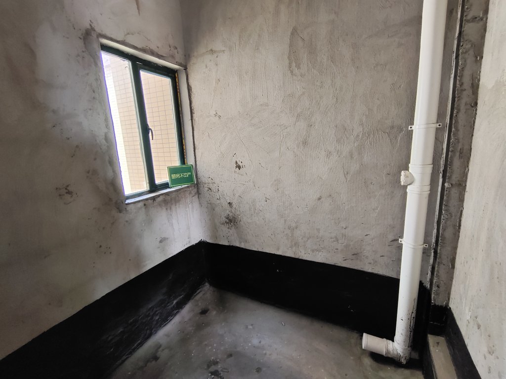 新城一号五期五期花园洋房毛坯三房看房方便