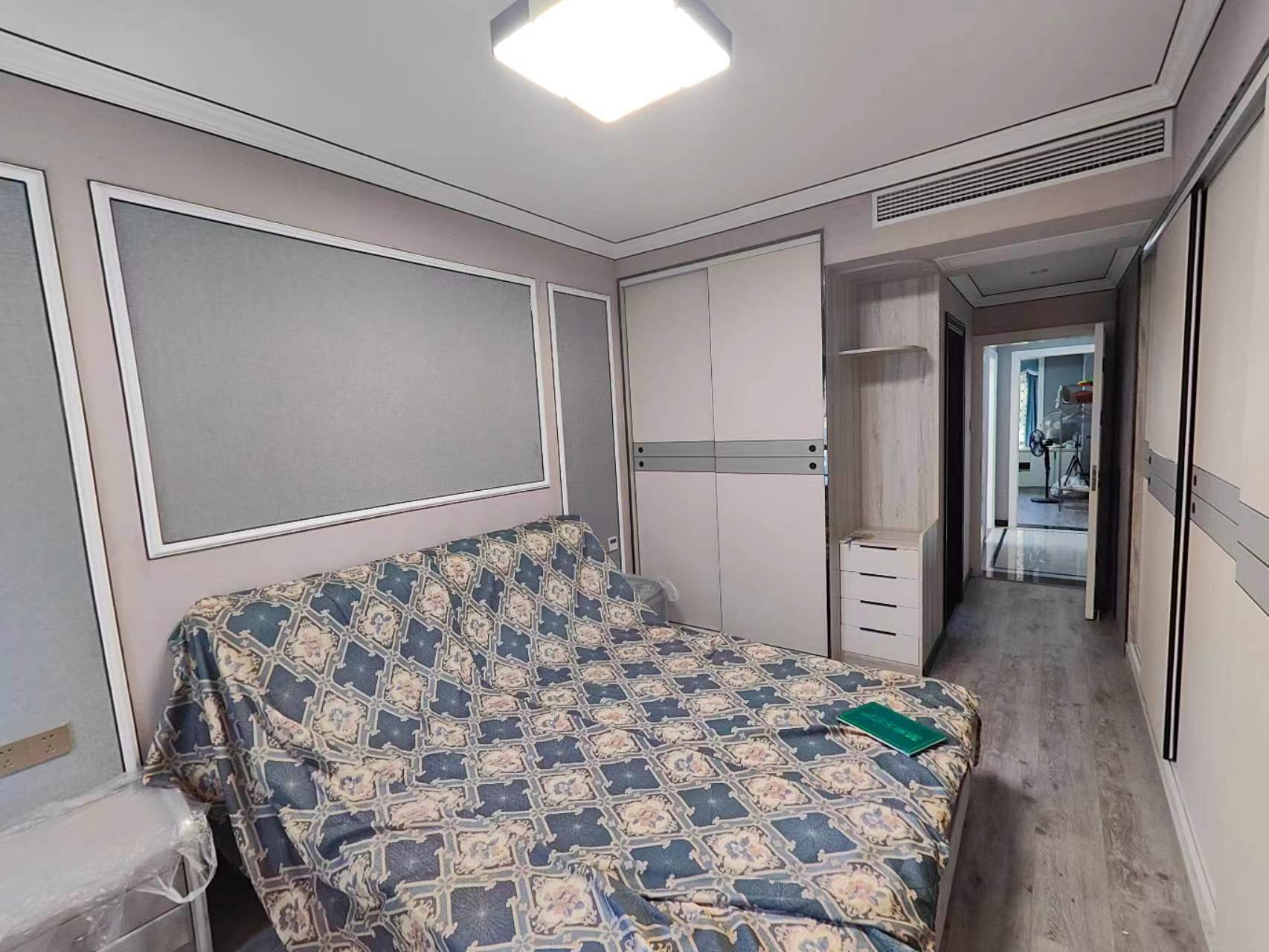 和合国际城精装大三房，边户南北通透户型方正，采光通风蛮好！