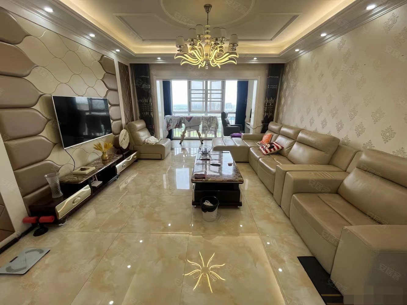 检漏，房东急售，满庭春，精装三房两卫 ​，证满二，户型采光好