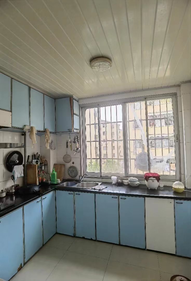 德政园枫丹苑.精装三房.证件满二.看房约