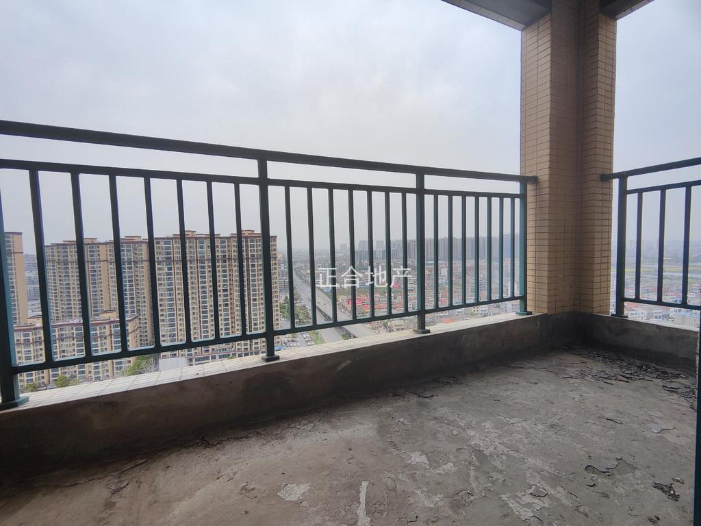 捡漏，新城壹号五期，边户，单价4500，精装3房2卫，双阳台，诚心出售