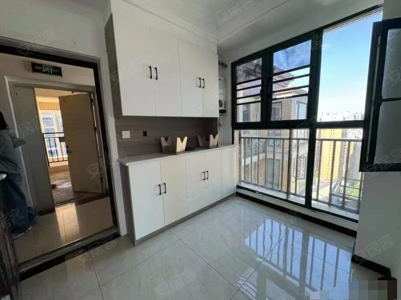 捡漏，城南，新街，4700单价，精装三房，电梯房，亏本出售