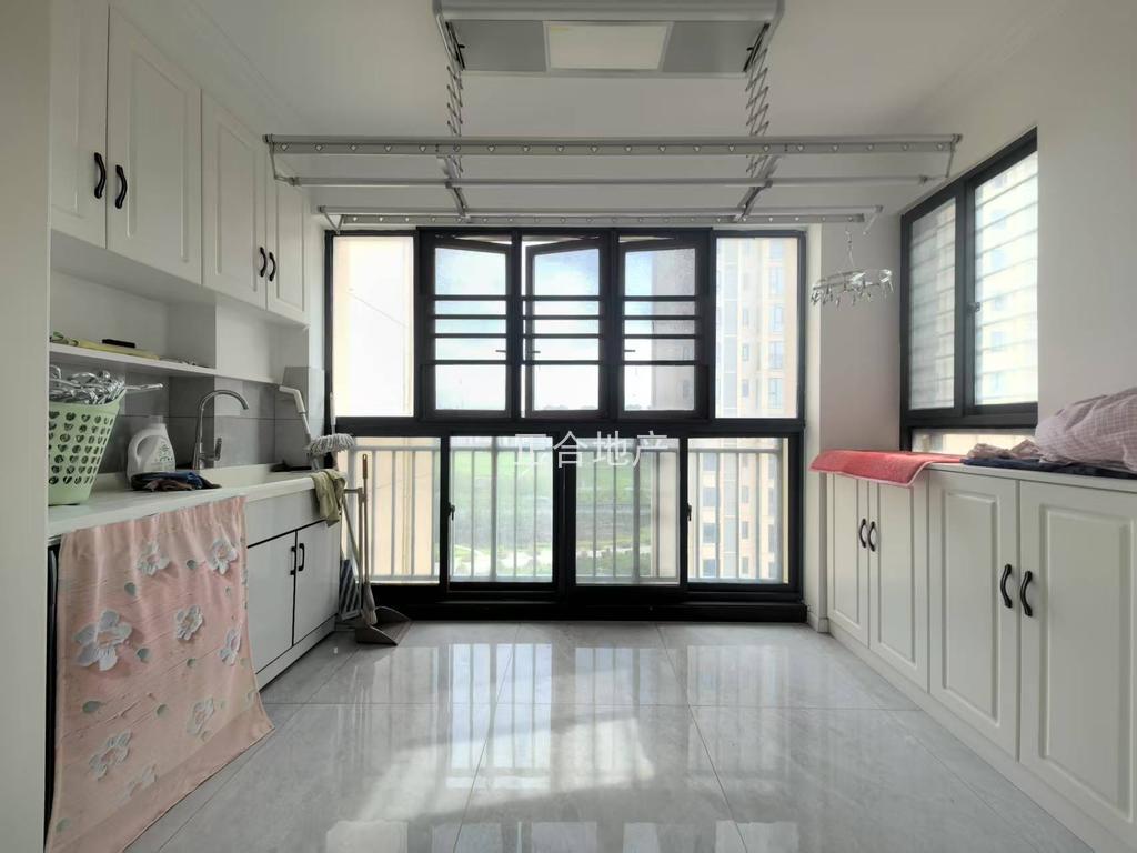 捡漏！城南，南国明珠，精装4房，中间好楼层，9成新，单价5100，双阳台，证满二