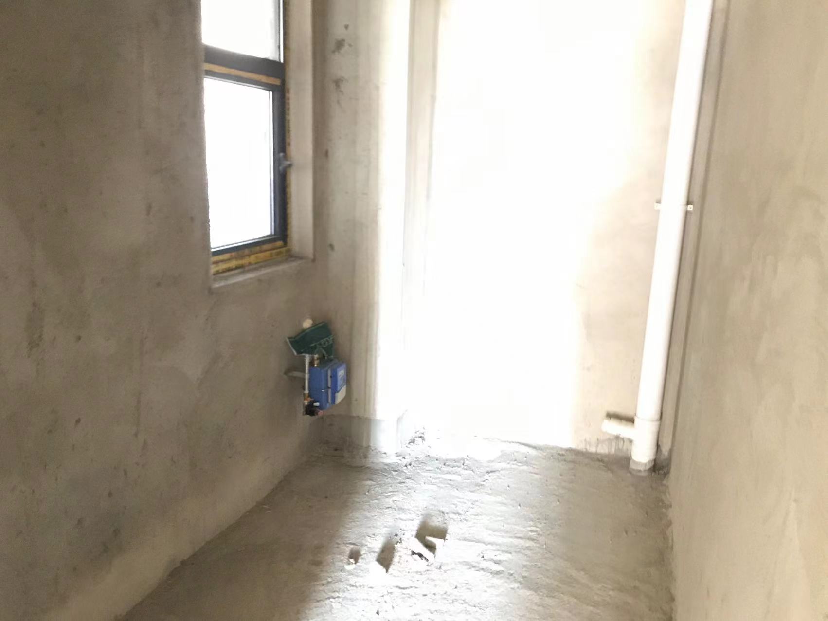 满庭春对面学府名都毛坯三房电梯中层看房方便