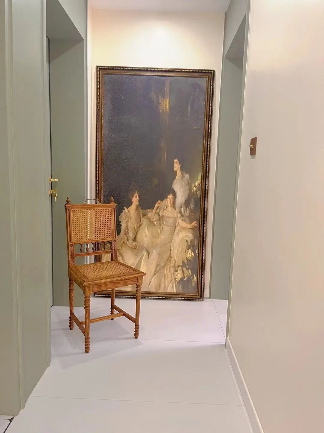 亏本出售，绿地香格里拉，电梯洋房，边户，3开间朝南，带衣帽间，证满二