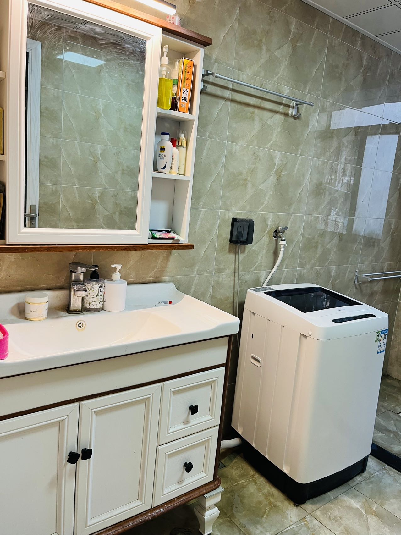 大新路步梯二楼