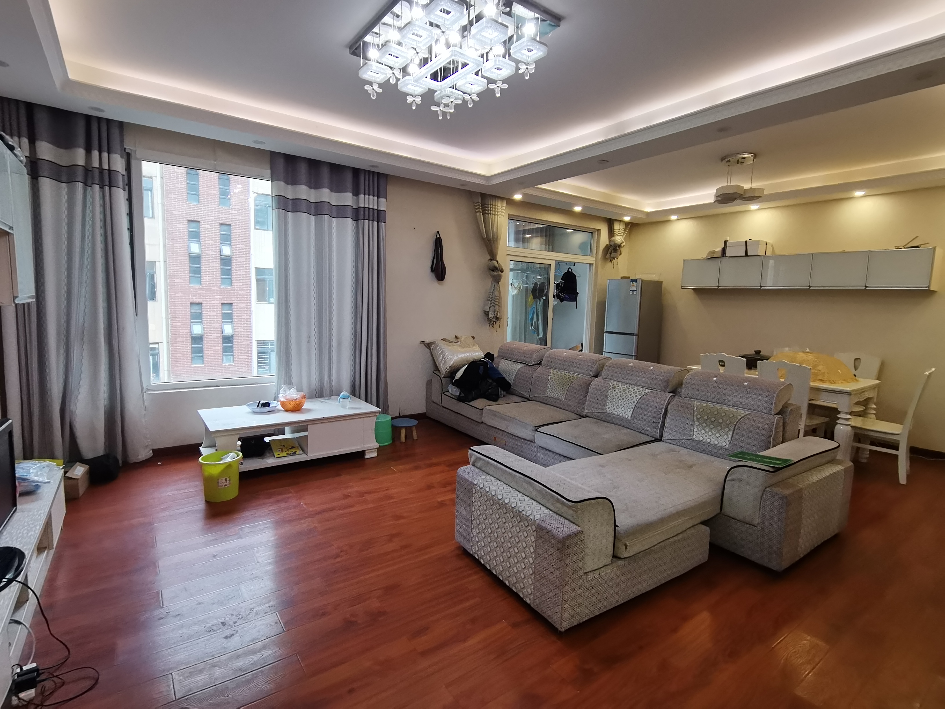 森林国际洋房出租中间楼层户型方正房东诚意出租