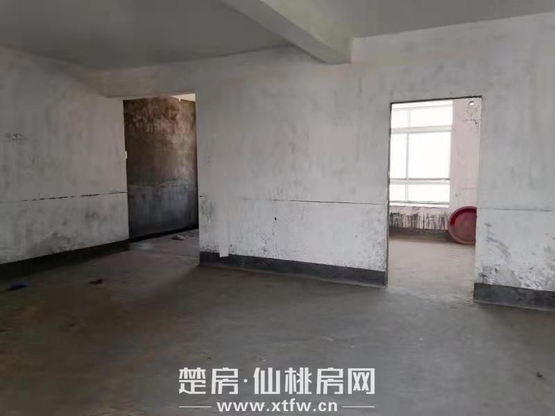 ！！！现售！宏运名居，电梯毛坯房178.5平方，东南北向！！！